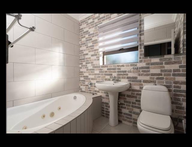 3 BEDROOM DETACHED FOR SALE IN BRACKENHURST